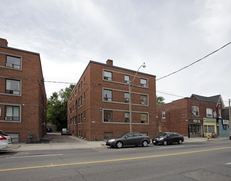 856 Broadview Ave in Toronto, ON - Building Photo