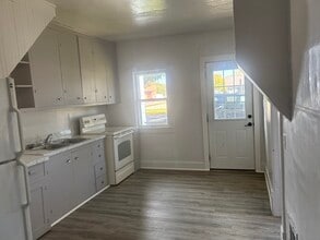 477 3rd Ave NE, Unit 477 3rd Ave NE in Valley City, ND - Building Photo - Building Photo
