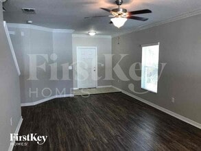 1904 Hawks View Dr in Ruskin, FL - Foto de edificio - Building Photo