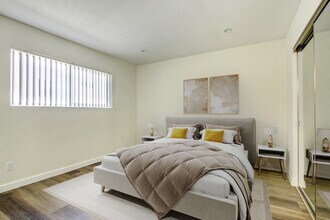 The Hideaway in Van Nuys, CA - Foto de edificio - Building Photo