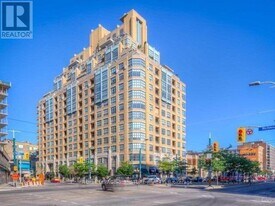 438 Richmond St W in Toronto, ON - Building Photo