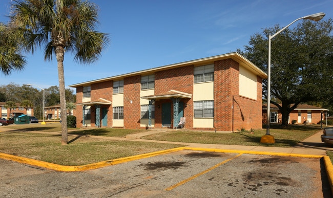 Parkview Garden Apartments in Quincy, FL - Building Photo - Building Photo