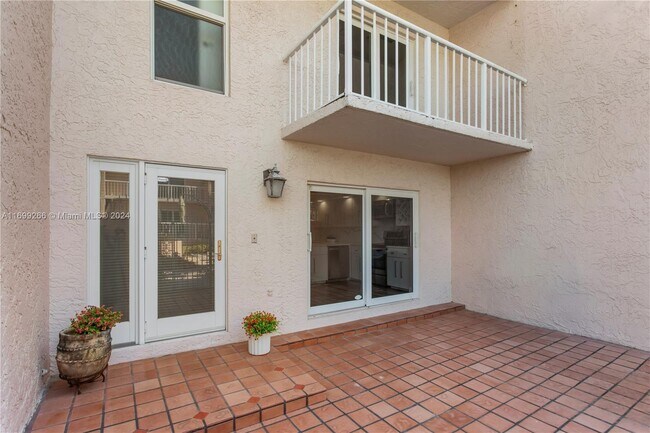 1173 Hillsboro Mile in Hillsboro Beach, FL - Building Photo - Building Photo