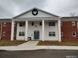 74 W 4th St in Derby, CT - Building Photo