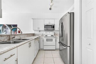 10934 SW 247th Ter in Homestead, FL - Foto de edificio - Building Photo