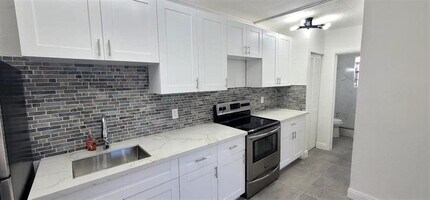 308 NW 2nd Ave in Deerfield Beach, FL - Building Photo - Building Photo