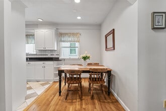 282 Boston Ave, Unit 1 in Medford, MA - Building Photo - Building Photo