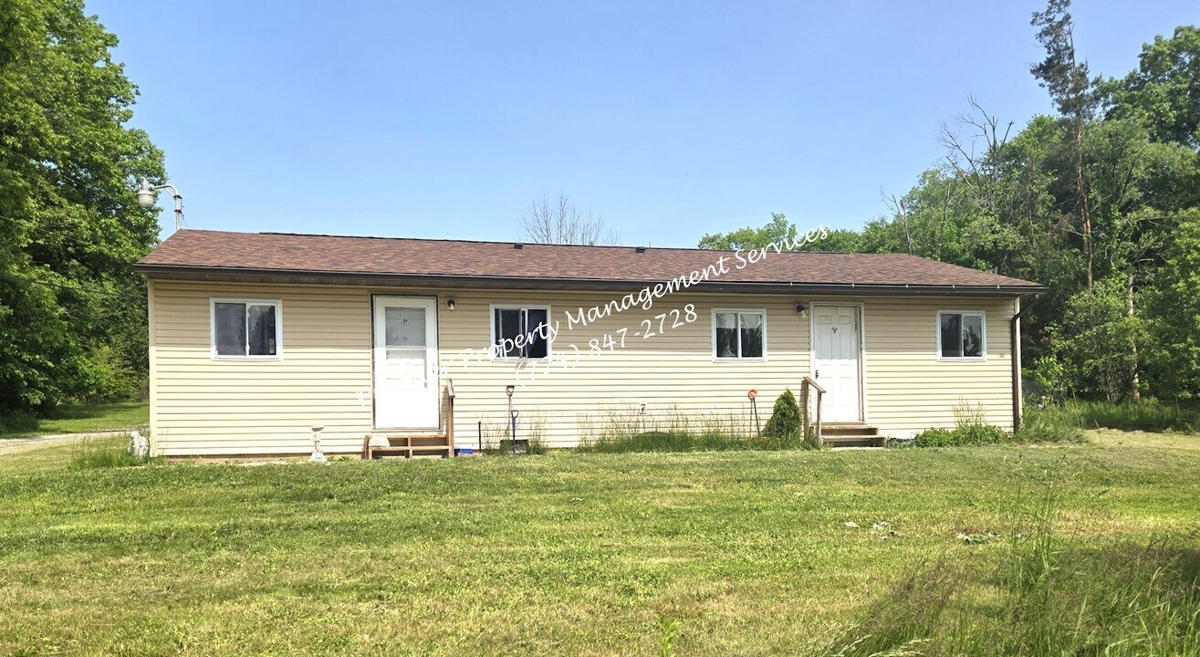 133 Kennard Rd in Greenville, PA - Building Photo