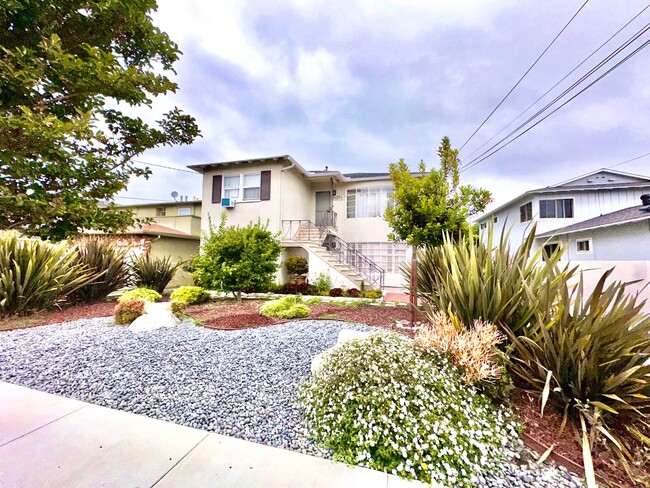 property at 1507-1507 1/2 E Sycamore Ave