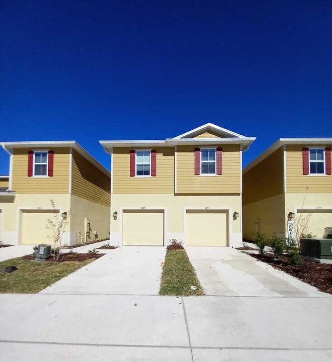 3093 Inlet Breeze Way in Holiday, FL - Building Photo