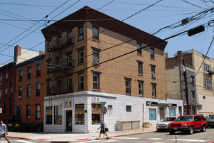 401 Bloomfield St in Hoboken, NJ - Building Photo