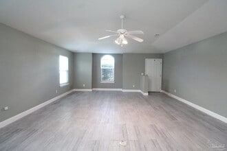 2437 Gulf Breeze Ave in Pensacola, FL - Building Photo - Building Photo