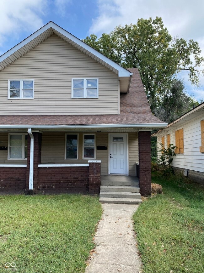 property at 1029 Blaine Ave