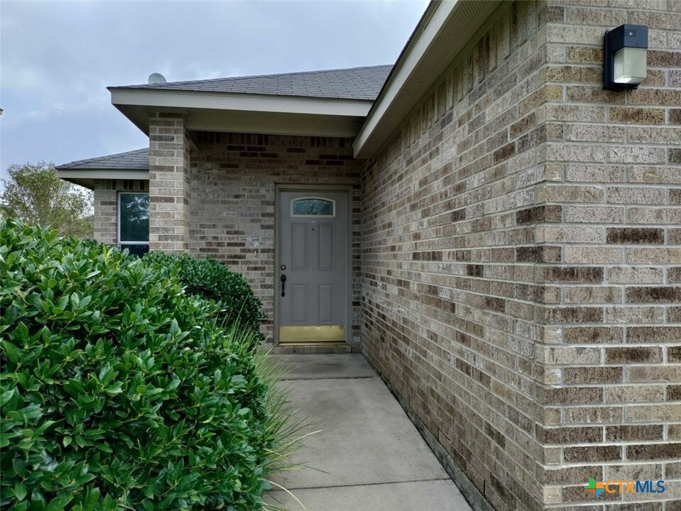 3427 Rob Roy St in Seguin, TX - Building Photo