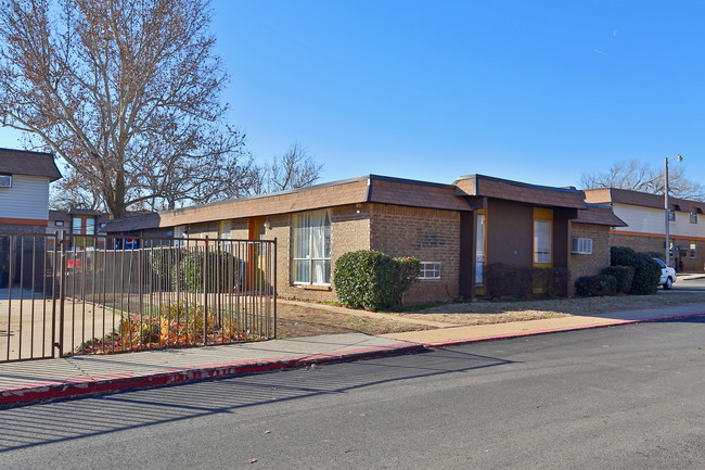 Verde Vista in Oklahoma City, OK - Foto de edificio - Building Photo