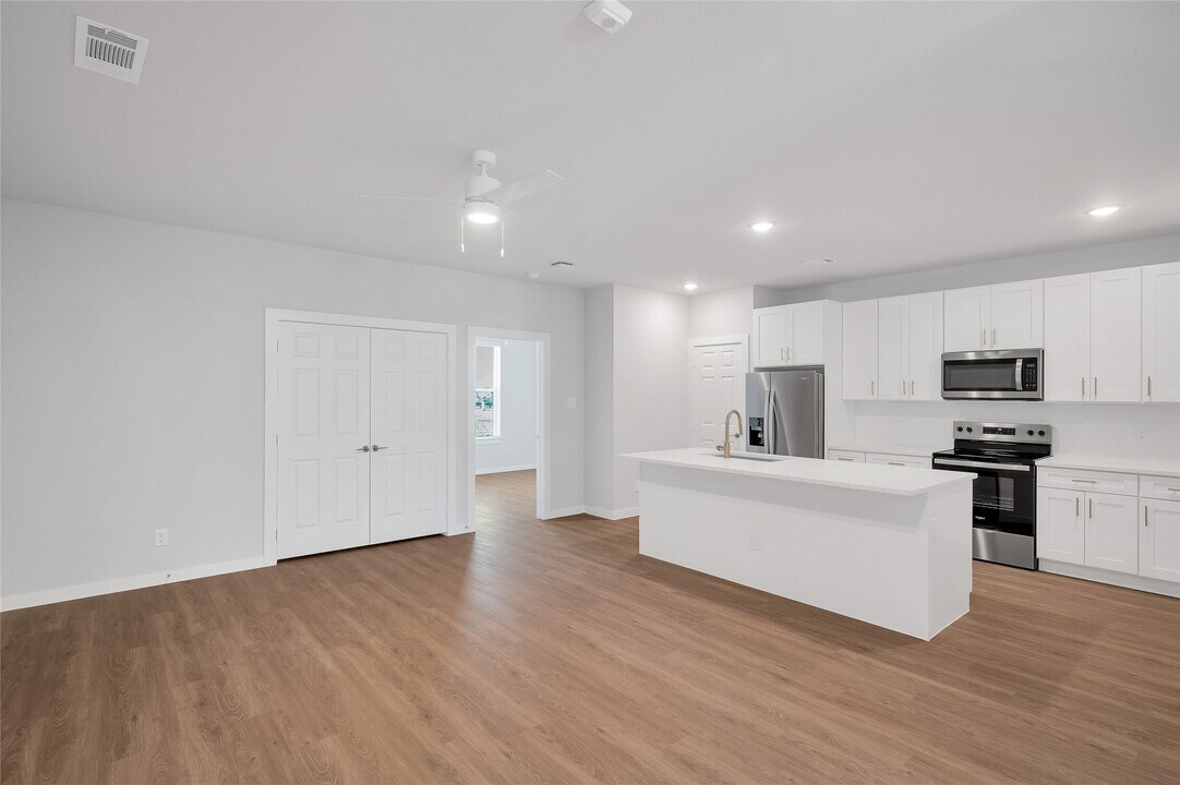 7300 Magnolia Pkwy in Pearland, TX - Building Photo