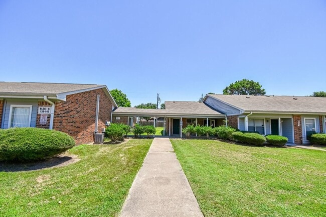 576 Ellen Powell in Prairie View, TX - Building Photo - Building Photo