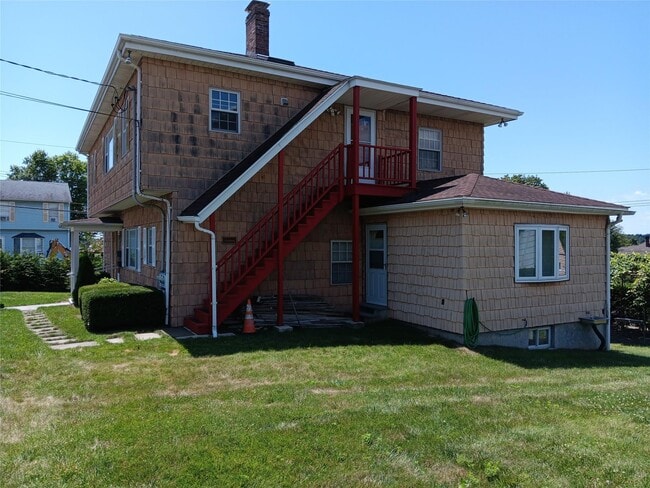 2 Hillcrest Ave in Rye Brook, NY - Foto de edificio - Building Photo