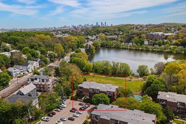 140 Kenrick St, Unit 21 in Boston, MA - Building Photo - Building Photo