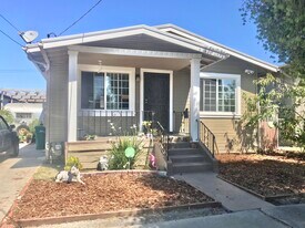 1151 60th Ave in Oakland, CA - Building Photo