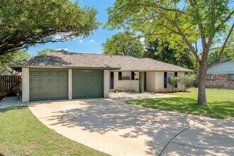 2306 Berry Hill Cir in Austin, TX - Building Photo - Building Photo