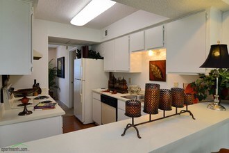 Hunters Glen in Plano, TX - Foto de edificio - Interior Photo