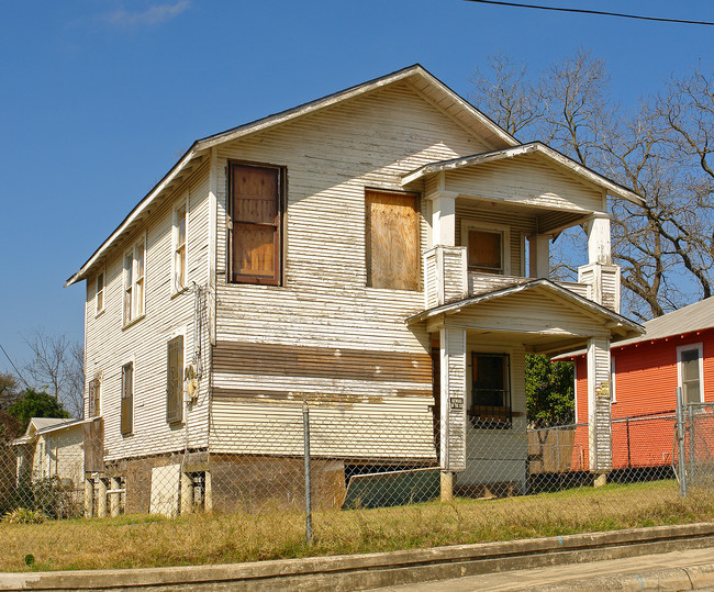 319 N Pine St in San Antonio, TX - Building Photo - Building Photo