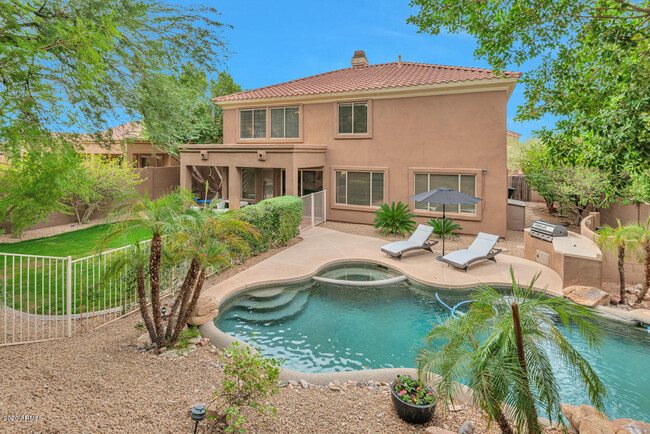 16457 N 103rd Pl in Scottsdale, AZ - Foto de edificio - Building Photo