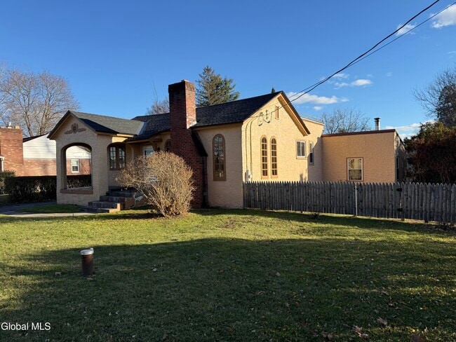 152 E State St in Gloversville, NY - Building Photo - Building Photo