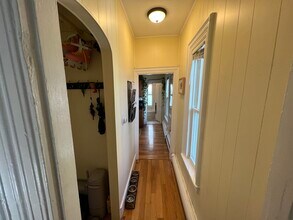 12 Claremon St, Unit B in Somerville, MA - Foto de edificio - Building Photo