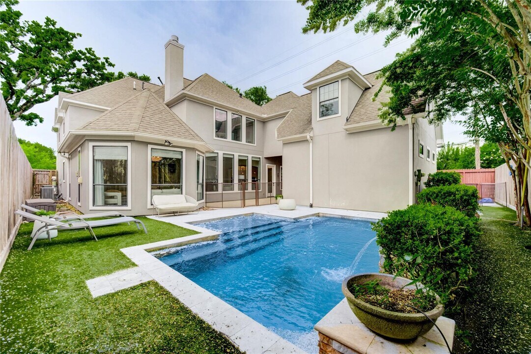 1403 Wakefield Dr in Houston, TX - Building Photo
