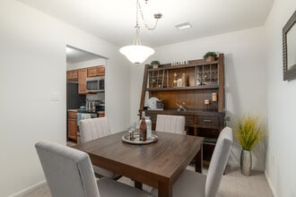 Pointe North Apartments in Bethlehem, PA - Building Photo - Interior Photo