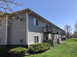 Peach Tree in Ankeny, IA - Foto de edificio - Building Photo