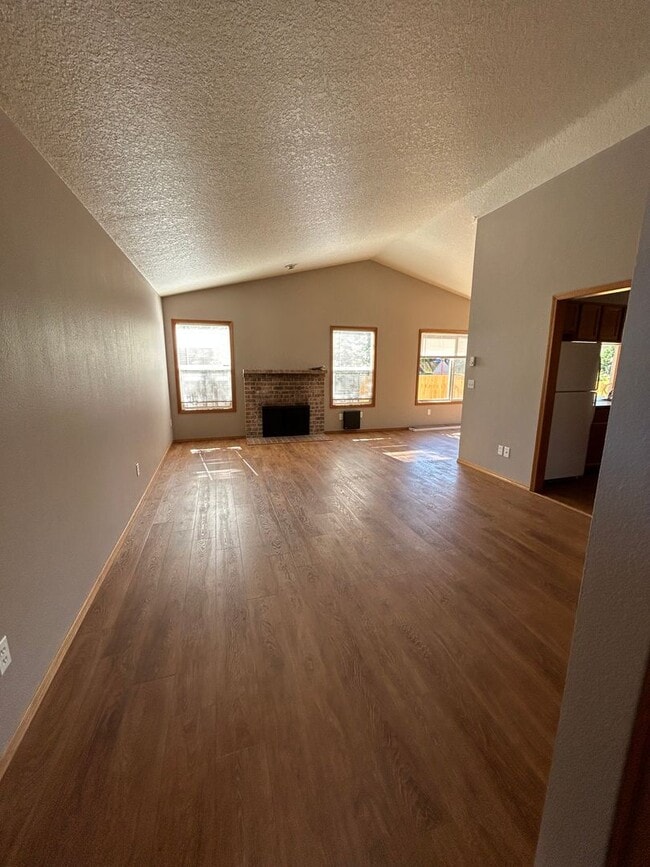 7040 SW 100th Terrace in Beaverton, OR - Building Photo - Building Photo