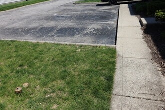 4963 Singleton Dr in Hilliard, OH - Building Photo - Building Photo