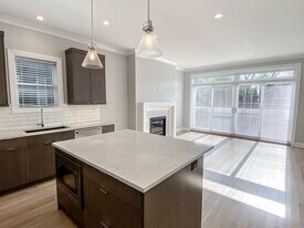 3347 N Kenmore Ave, Unit 3S in Chicago, IL - Building Photo