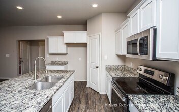 1713 102nd St in Lubbock, TX - Building Photo - Building Photo