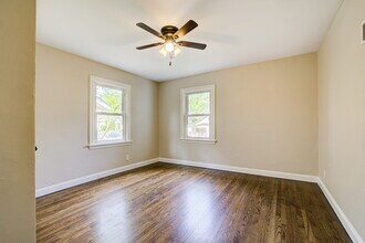 1032 Charleville Ave in St. Louis, MO - Building Photo - Building Photo