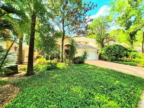 2214 Green Oaks Ln in Tampa, FL - Building Photo - Building Photo