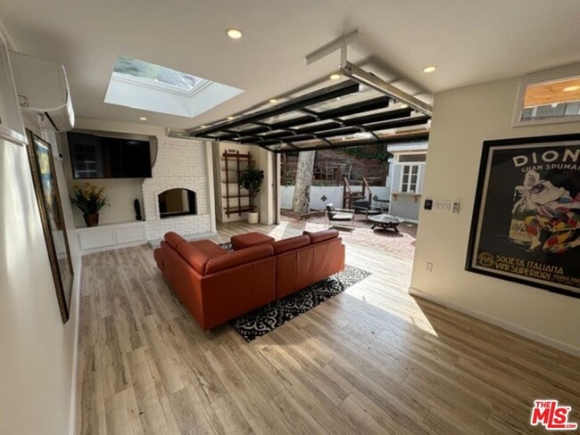 1636 N Beverly Glen Blvd in Los Angeles, CA - Building Photo - Building Photo