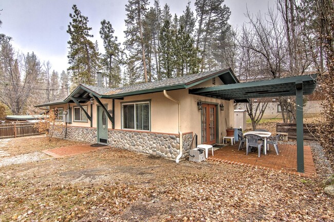 26666 Meadow Glen Dr in Idyllwild, CA - Building Photo - Building Photo