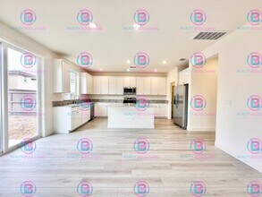 6746 Lunar Orbit Dr in Sparks, NV - Building Photo - Building Photo