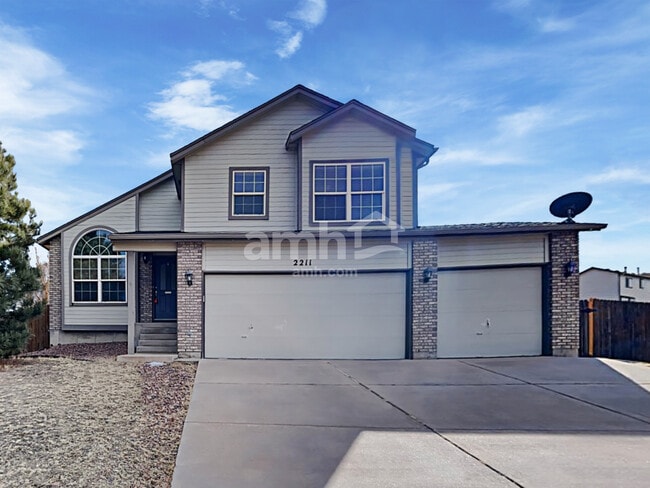 property at 2211 Pinyon Jay Dr