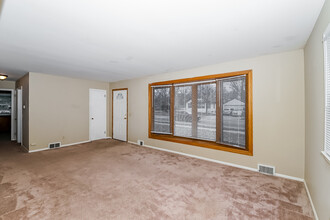 3711 Lake Dr in Robbinsdale, MN - Building Photo - Building Photo