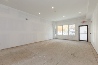 2413 Frankford Ave in Philadelphia, PA - Building Photo - Building Photo