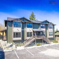 300 Larson St W in Eatonville, WA - Building Photo
