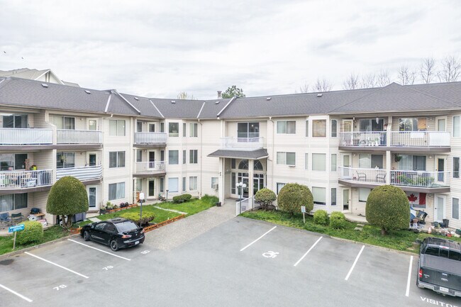 Bridgeport Manor in Abbotsford, BC - Building Photo - Building Photo