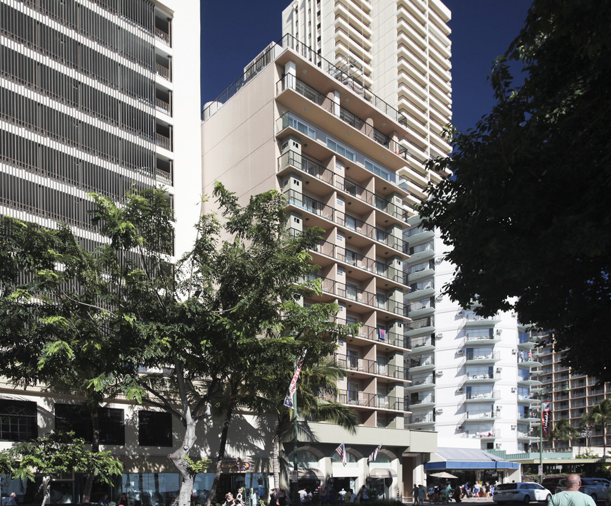 Royal Kai Lani Condos in Honolulu, HI - Building Photo