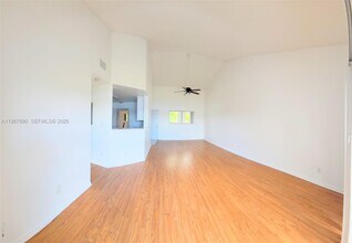 3445 NW 44th St in Oakland Park, FL - Building Photo - Building Photo