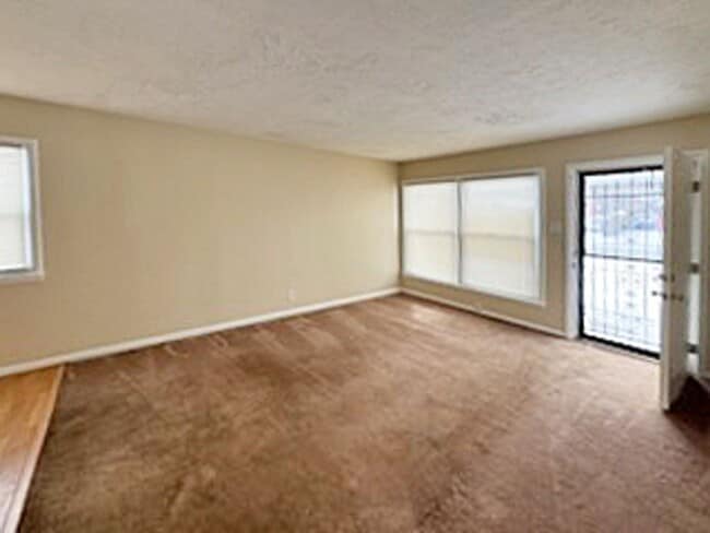 1857 Chatsworth Dr in Lexington, KY - Building Photo - Building Photo